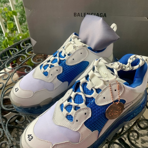 🎊$300 Balenciaga Sneaker - Picture 4 of 14